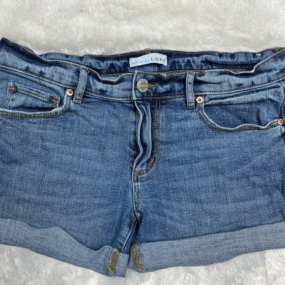 Loft Cuffed Denim Mid-Rise Shorts Regular Wash Women’s Sz 2 - Picture 3 of 6